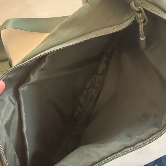 Iris & Rainbow Hip Hugger Sling Crossbody Bag - Picture 5 of 6